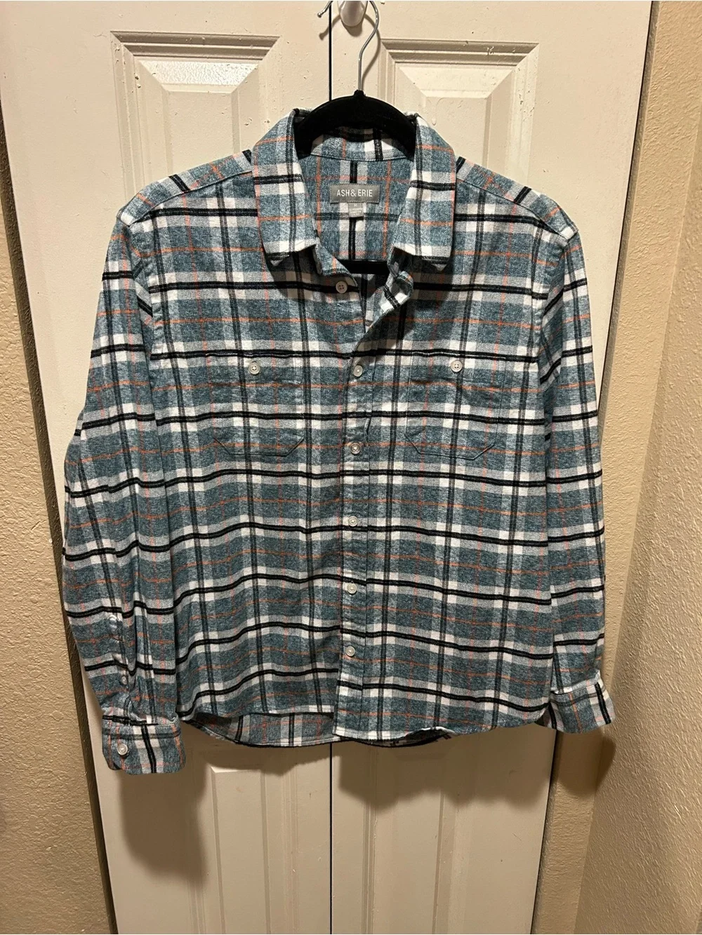 Ash & Erie Flannel Plaid Button Down Shirt Cotton , Medium , like new